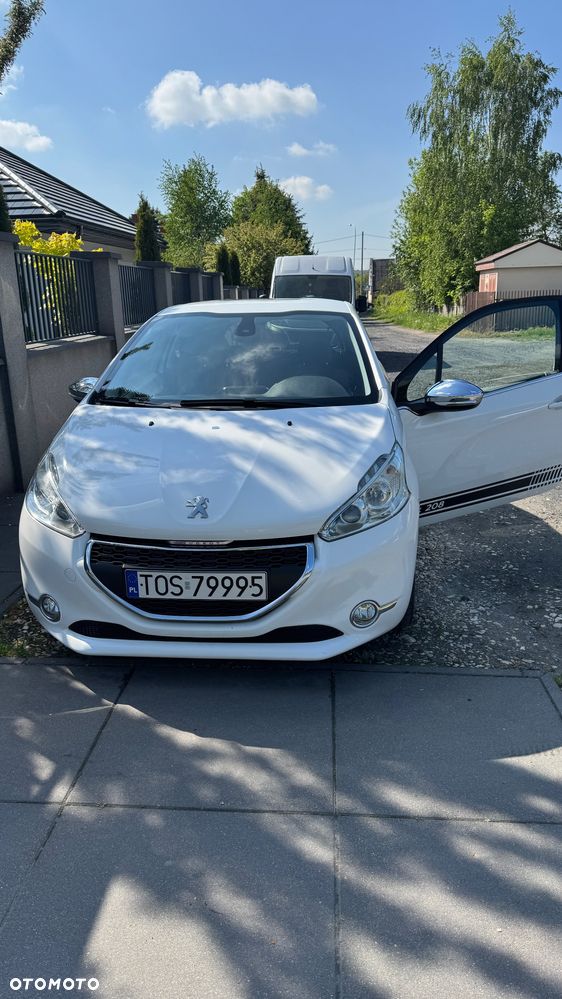 Peugeot 208 1.6 e-HDi Allure STT - 1