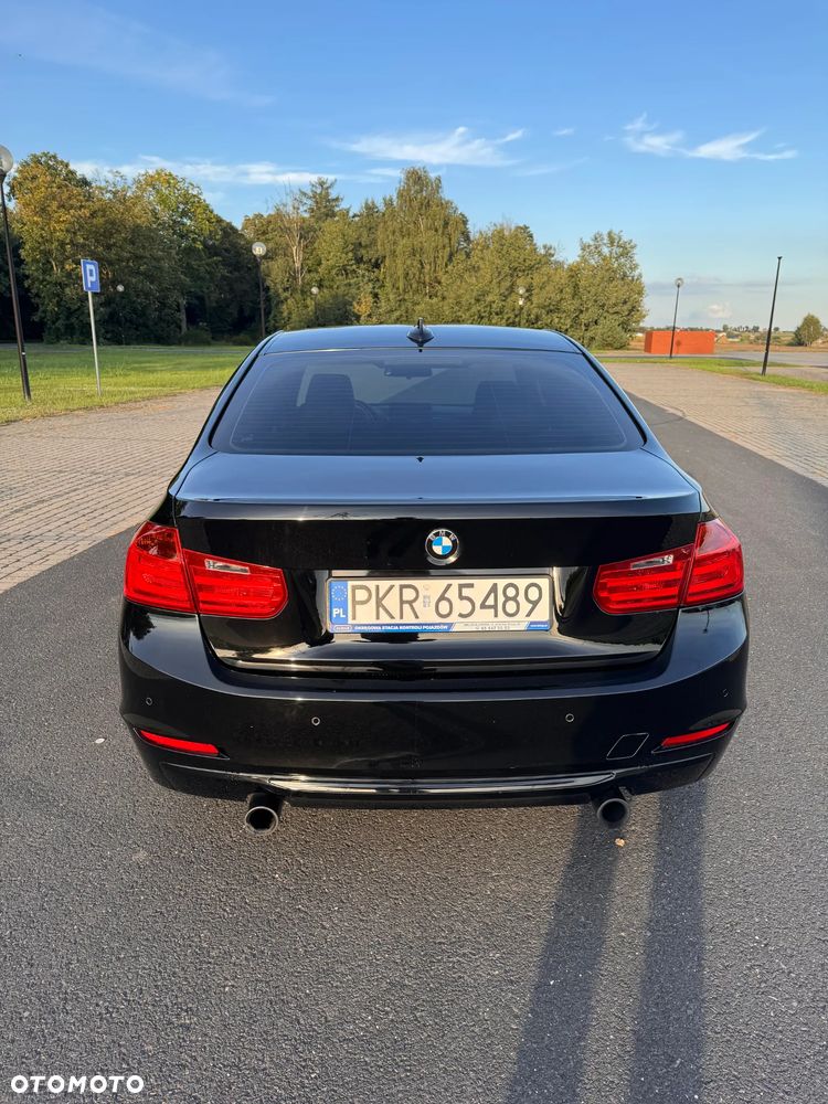 BMW Seria 3 335i Sport Line - 5