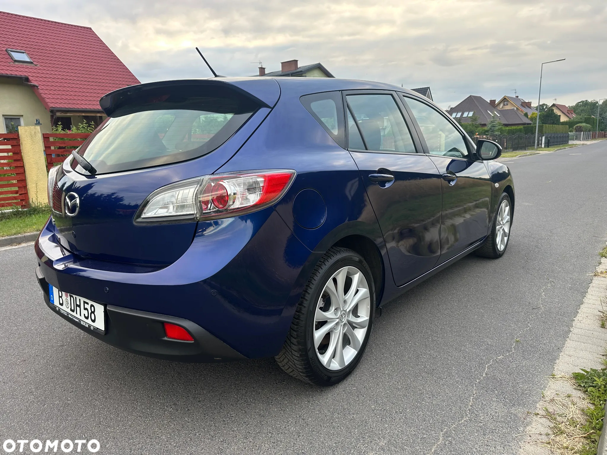 Mazda 3 2.0 Exclusive + - 2