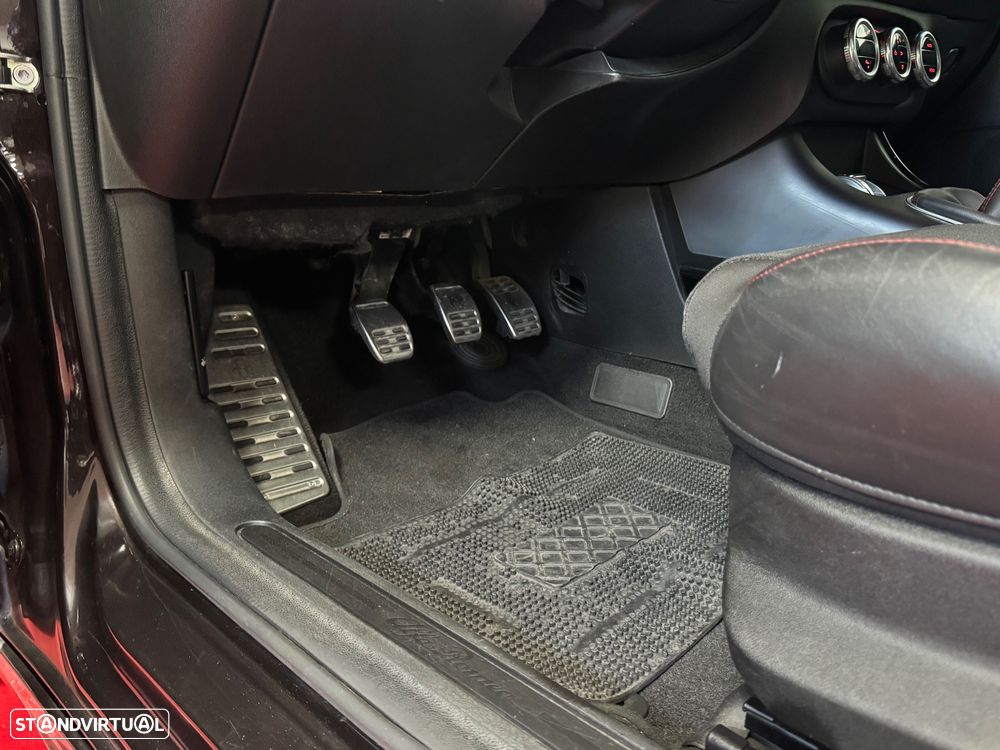 Alfa Romeo Giulietta 1.6 JTDM Veloce - 16