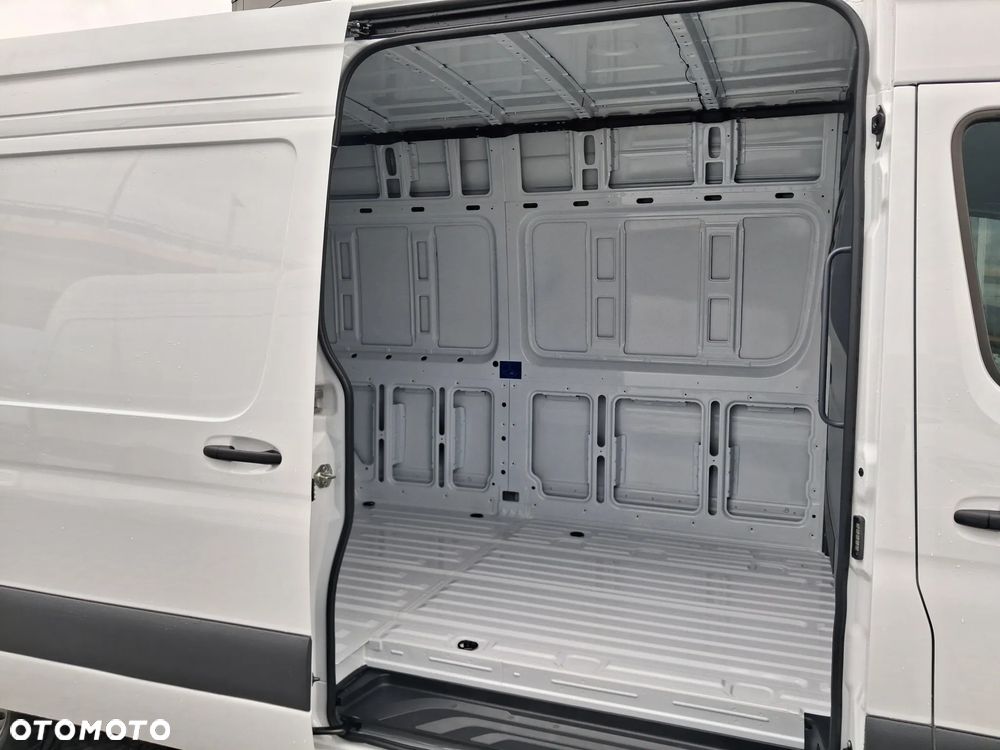 Mercedes-Benz Sprinter 319 CDI - 11