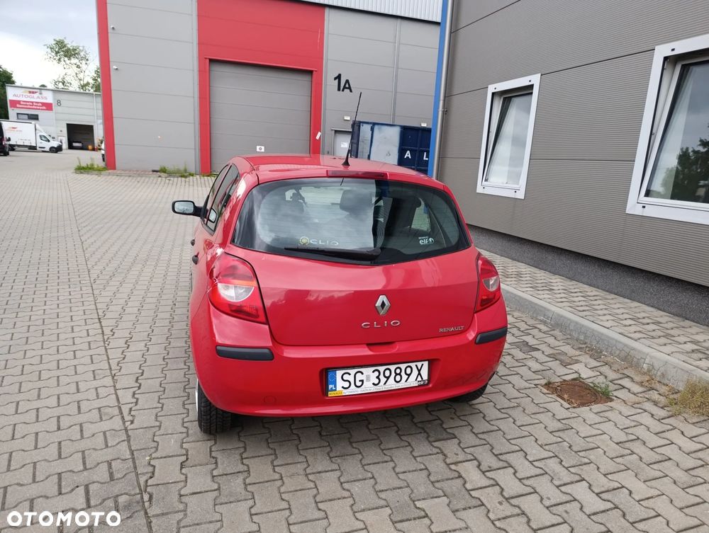 Renault Clio - 12