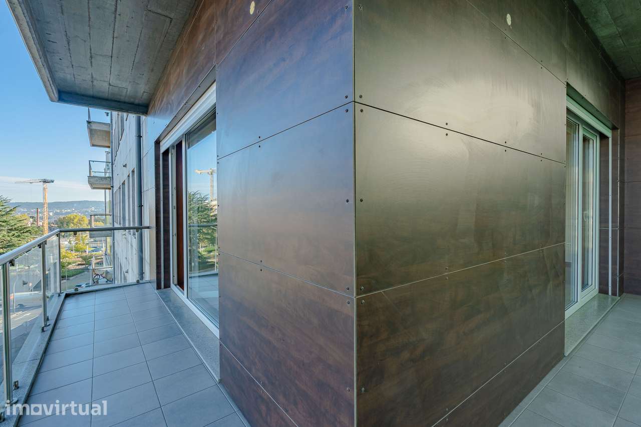 Apartamento T2 com 2 casas de banho e 2 vadas garagem - Grande imagem: 2/15