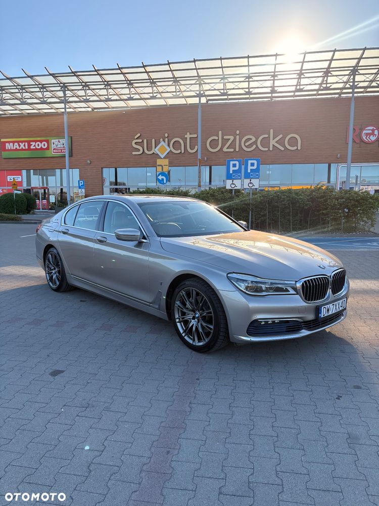 BMW Seria 7 740i - 3
