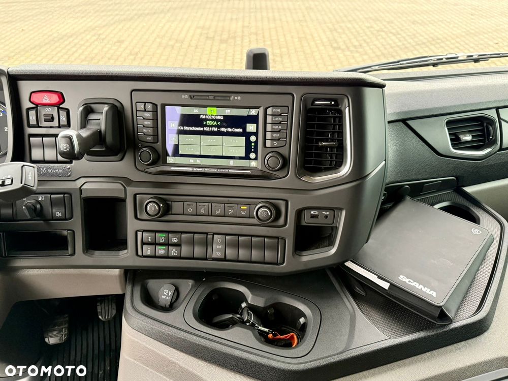 Scania P320 / PLATFORMA / NOWY / 5 TYŚ KM / SYPIALKA / 2023 ROK / CAŁA NA PODUSZKACH / 7.7 M DŁUGOŚCI / LAWETA / DO PRZEWOZU MASZYN ROLNICZYCH ITP - 29