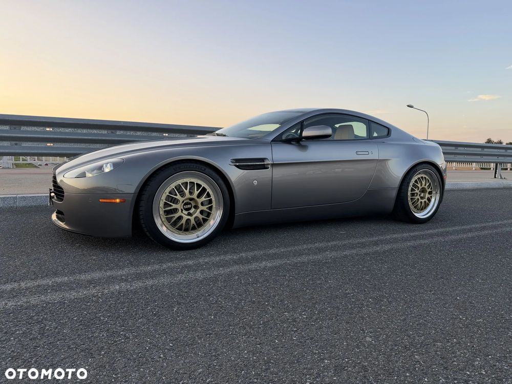 Aston Martin V8 Vantage 4,7 SportShift - 1