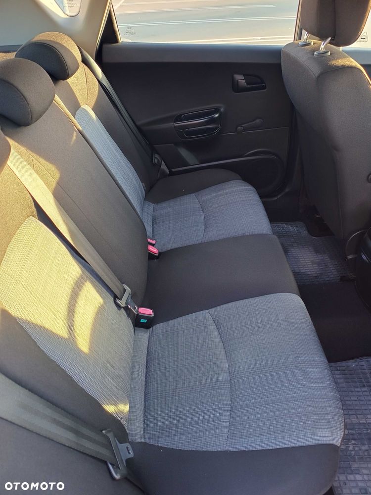 Kia Ceed - 8