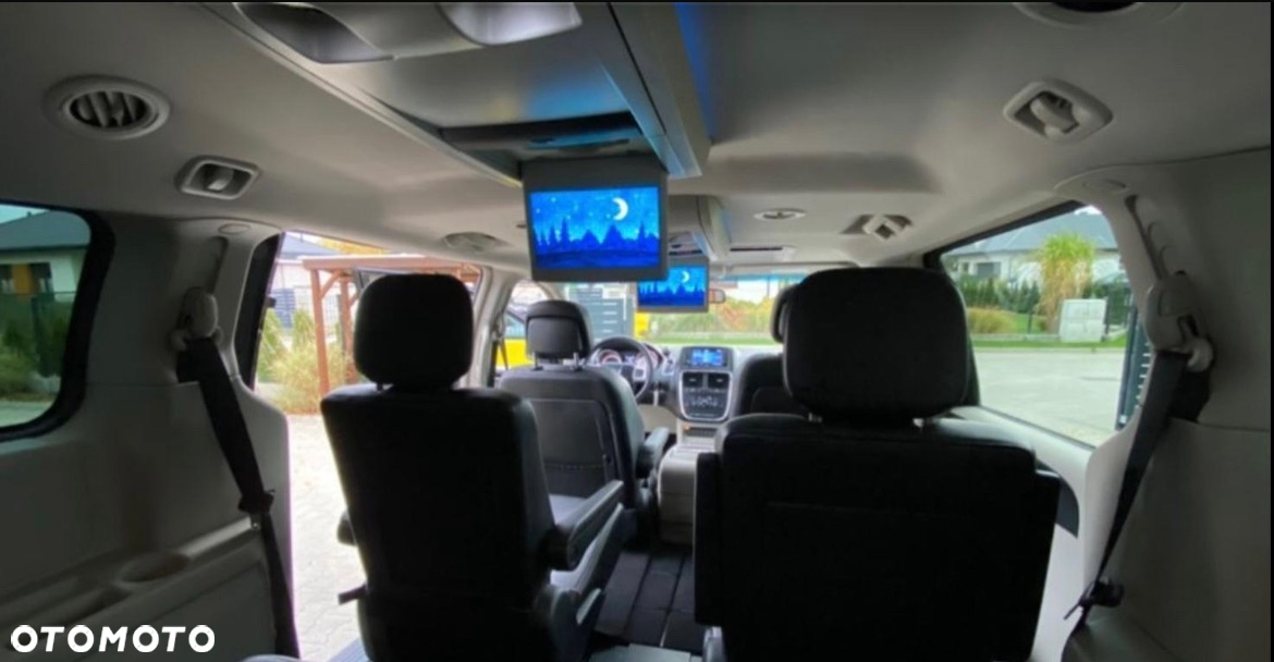Dodge Grand Caravan - 9