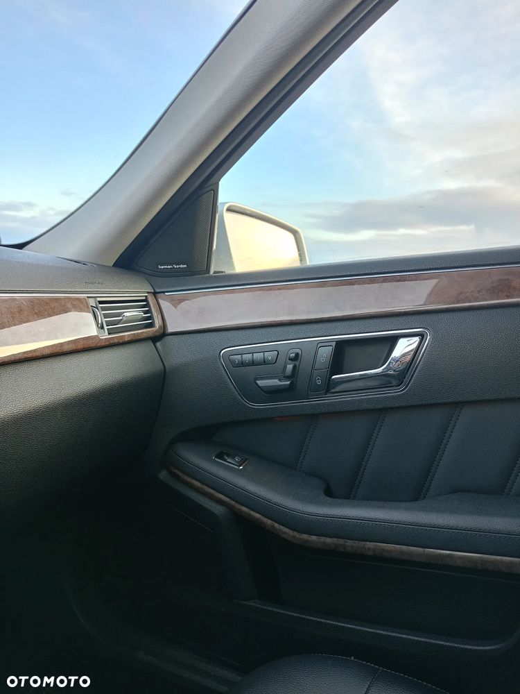 Mercedes-Benz Klasa E 350 4Matic 7G-TRONIC - 13