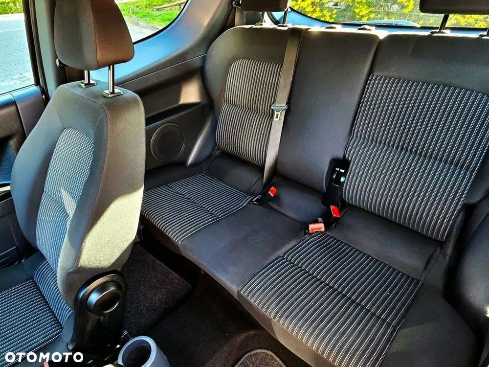 Mitsubishi Colt 1.1 - 9