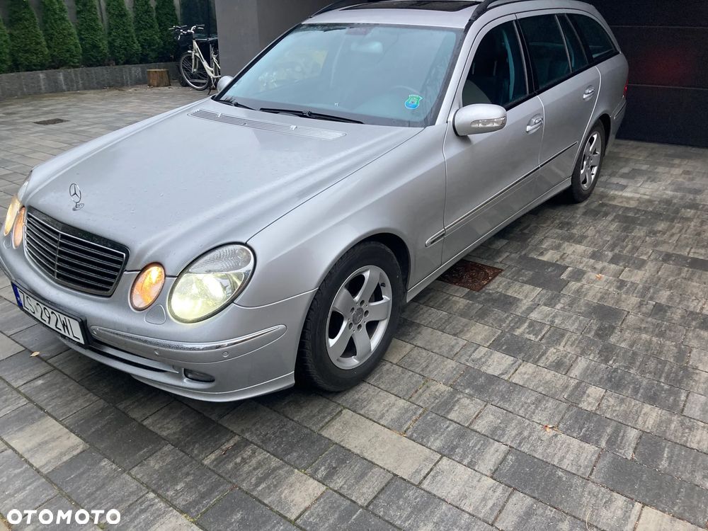 Mercedes-Benz E200 2005 photo 5