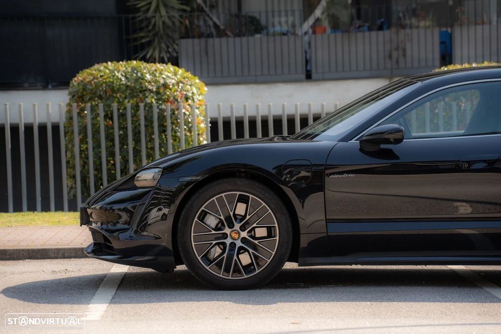 Porsche Taycan Turbo - 2
