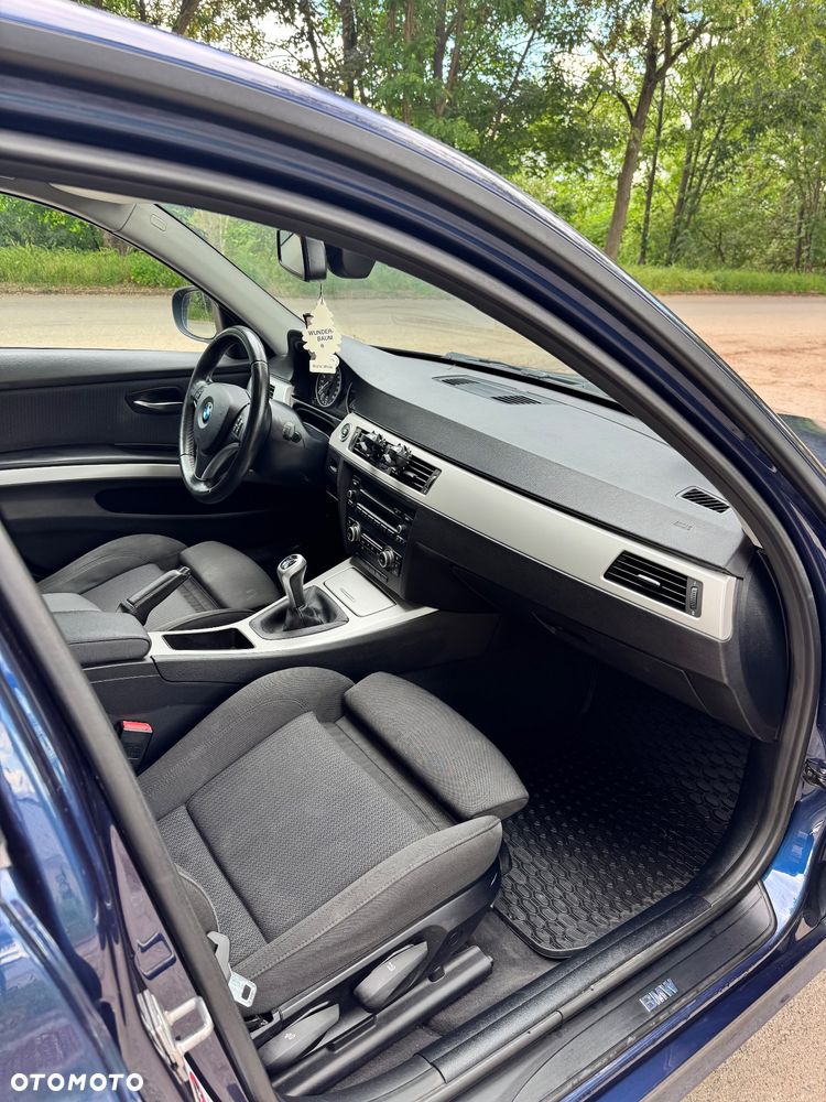 BMW Seria 3 318d - 9
