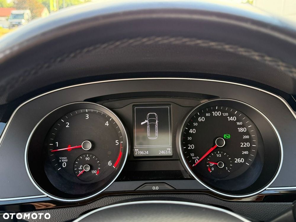Volkswagen Passat - 27