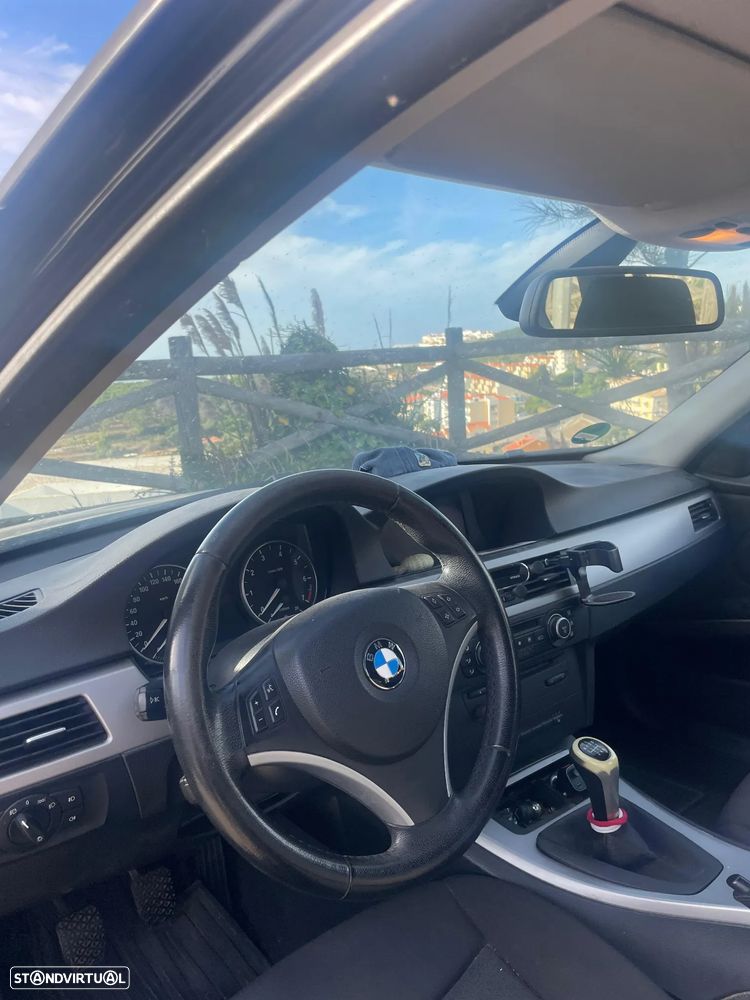 BMW 320 i - 4