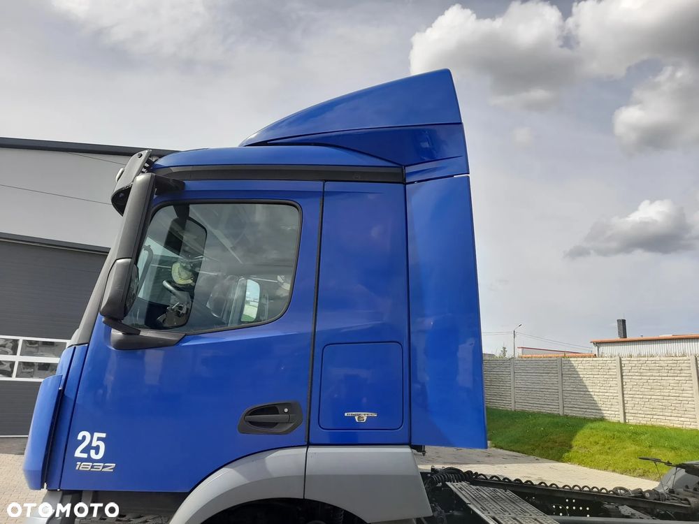 Spoiler spoilery kpl. Mercedes Actros MP4 Antos - 1