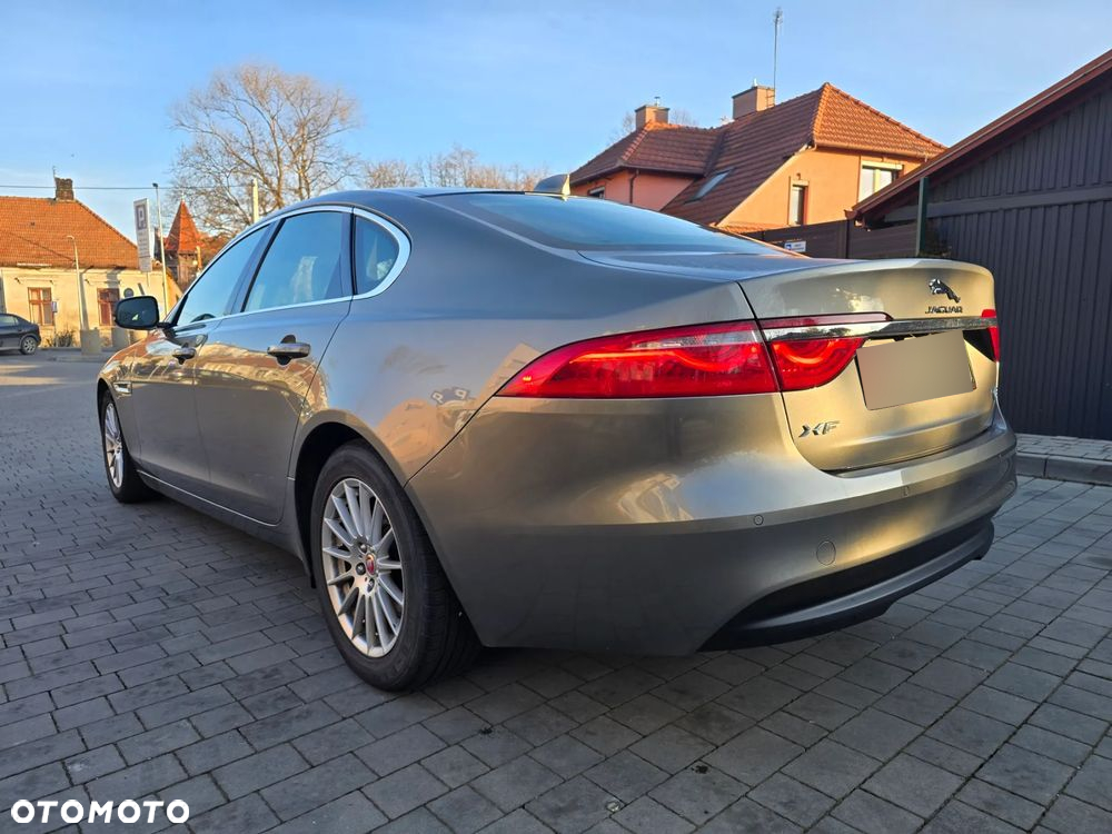 Jaguar XF 2.0 i4D Portfolio - 3