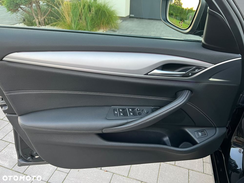 BMW Seria 5 520d Sport Line - 21
