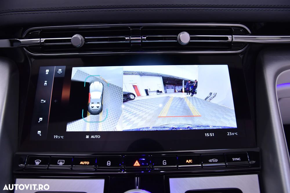 Aston Martin DB12 Volante - 29