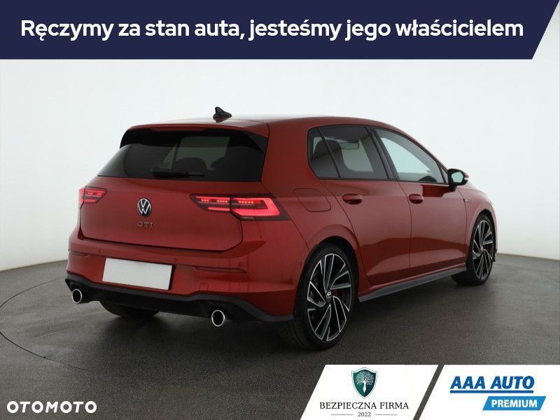 Volkswagen Golf - 6
