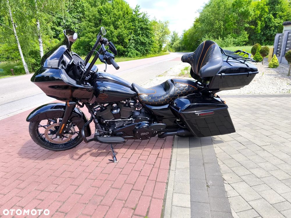 Harley-Davidson Touring Road Glide - 1