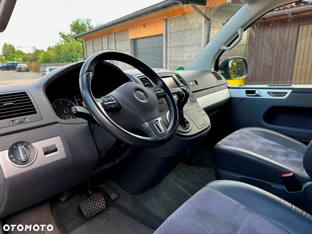 Volkswagen Multivan - 15