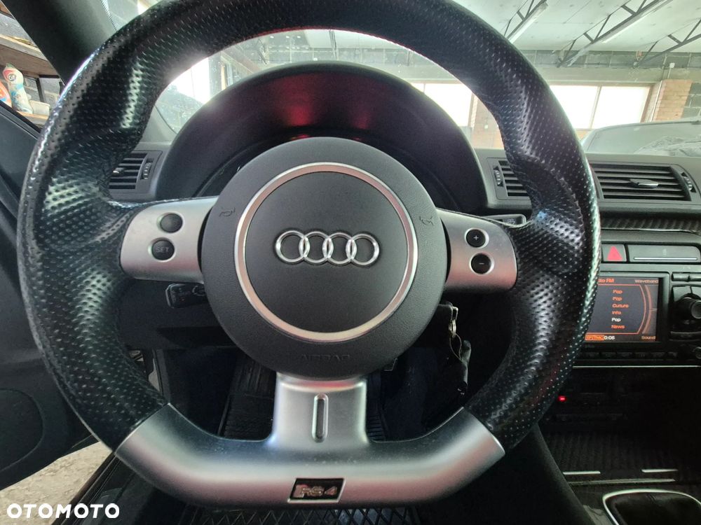 Audi RS4 Avant Avant - 11