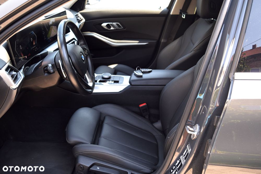 BMW Seria 3 320d xDrive Luxury Line sport - 15