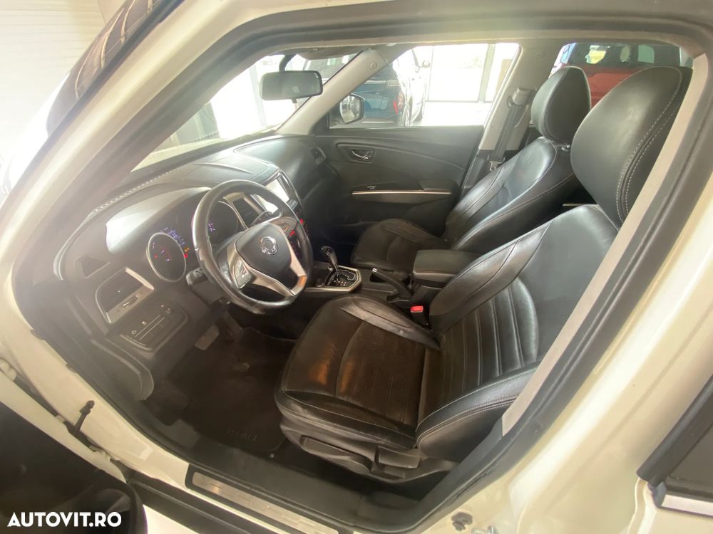 SsangYong Tivoli e-XDi 160 2WD Aut. Sapphire - 10