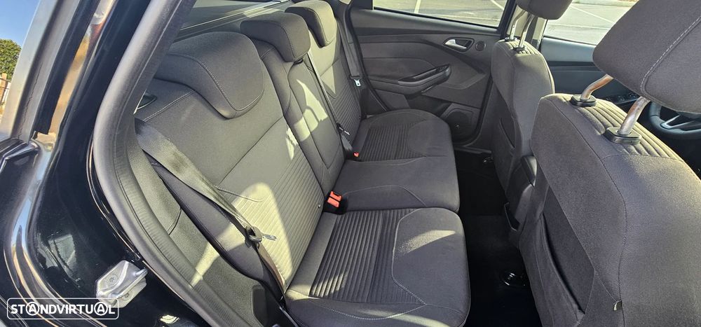 Ford Focus SW 1.5 TDCi Titanium — fotografia 21