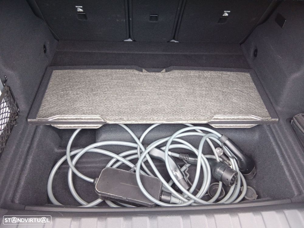 BMW iX2 eDrive20 Pack Desportivo M - 27