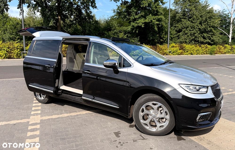 Chrysler Pacifica - 10