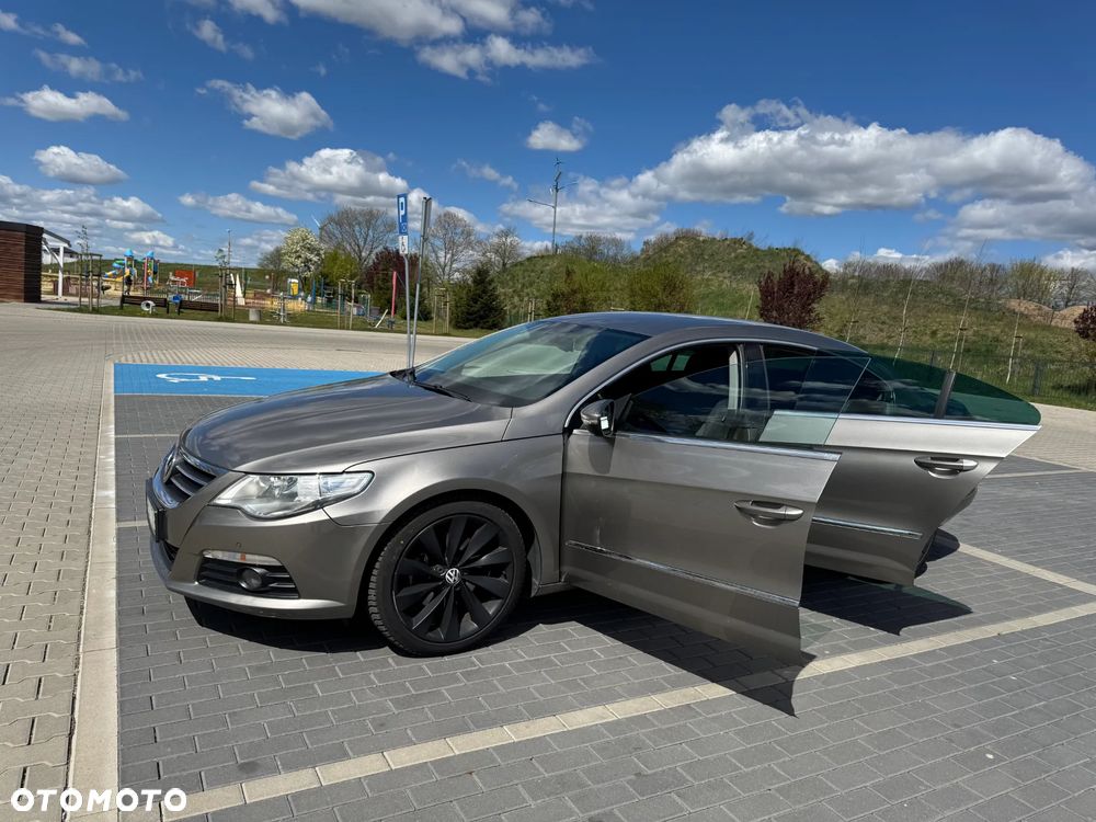Volkswagen Passat CC - 11