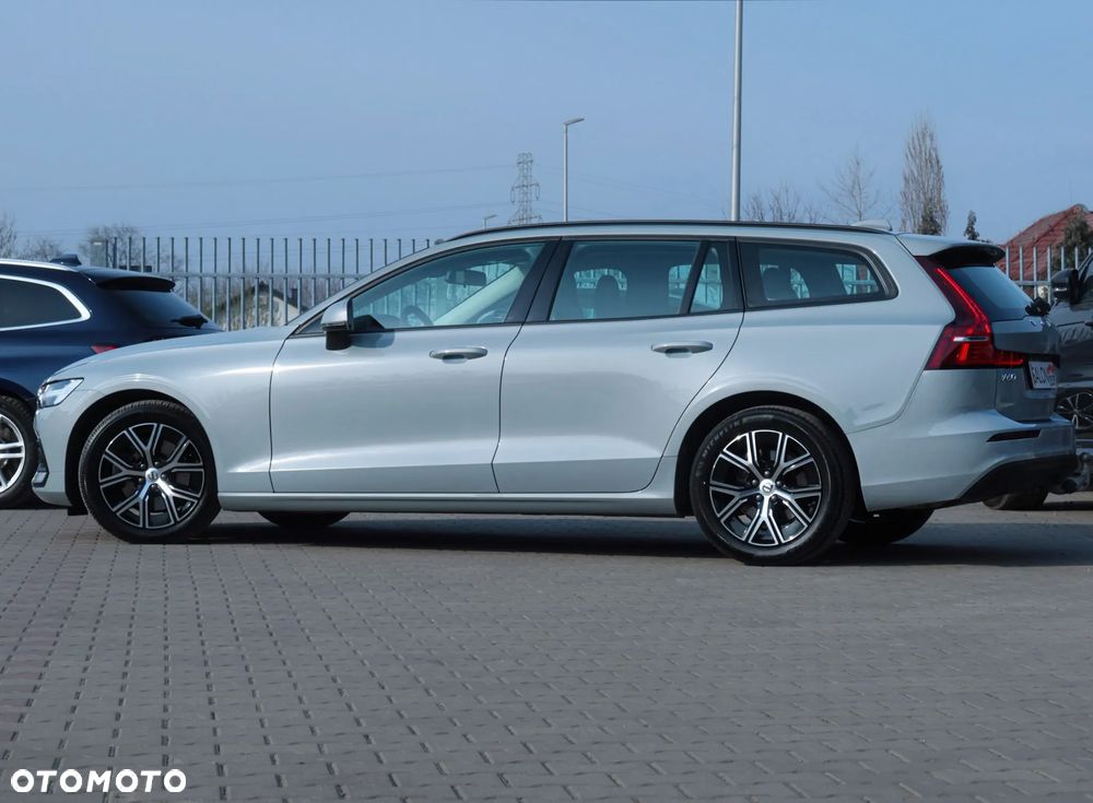 Volvo V60 B3 B DKG Momentum Pro - 36