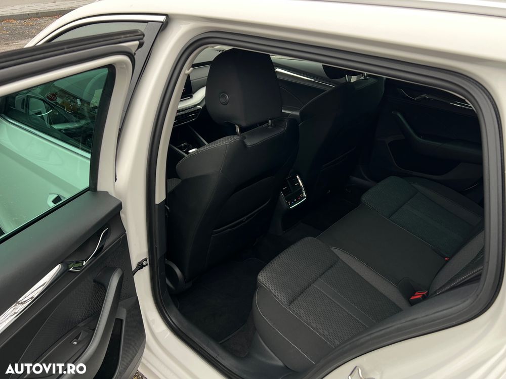 Skoda Octavia Combi 2.0 TDI DSG Style - 9