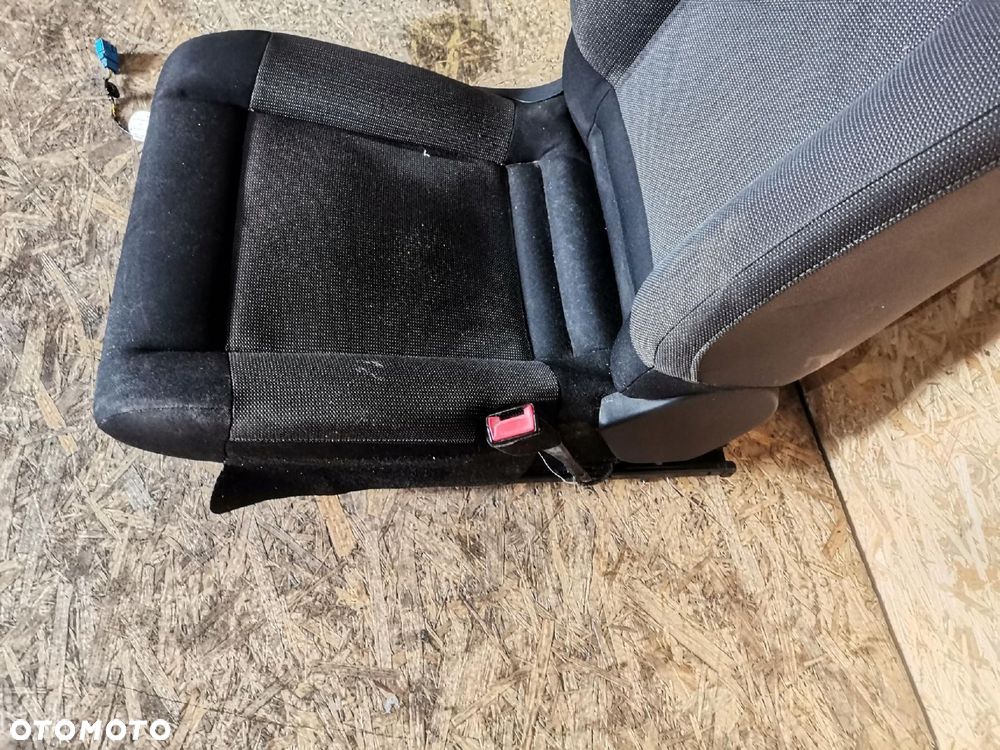 FOTEL PRAWY PASAŻERA CITROEN C4 CACTUS UK GRZANY - 3