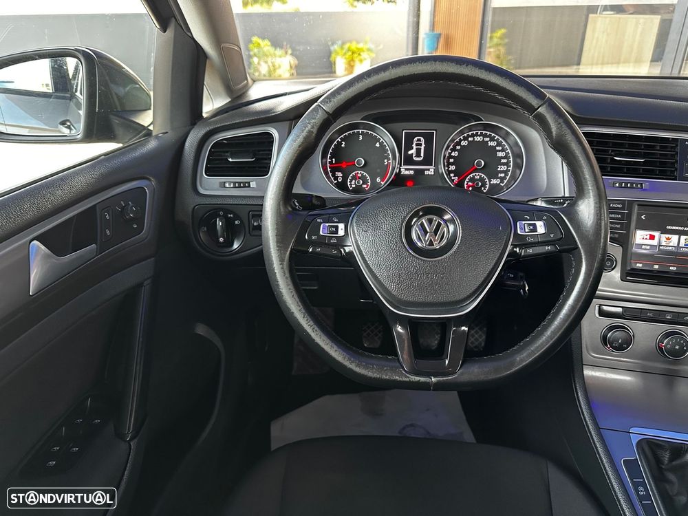 VW Golf 1.6 TDI Confortline - 22