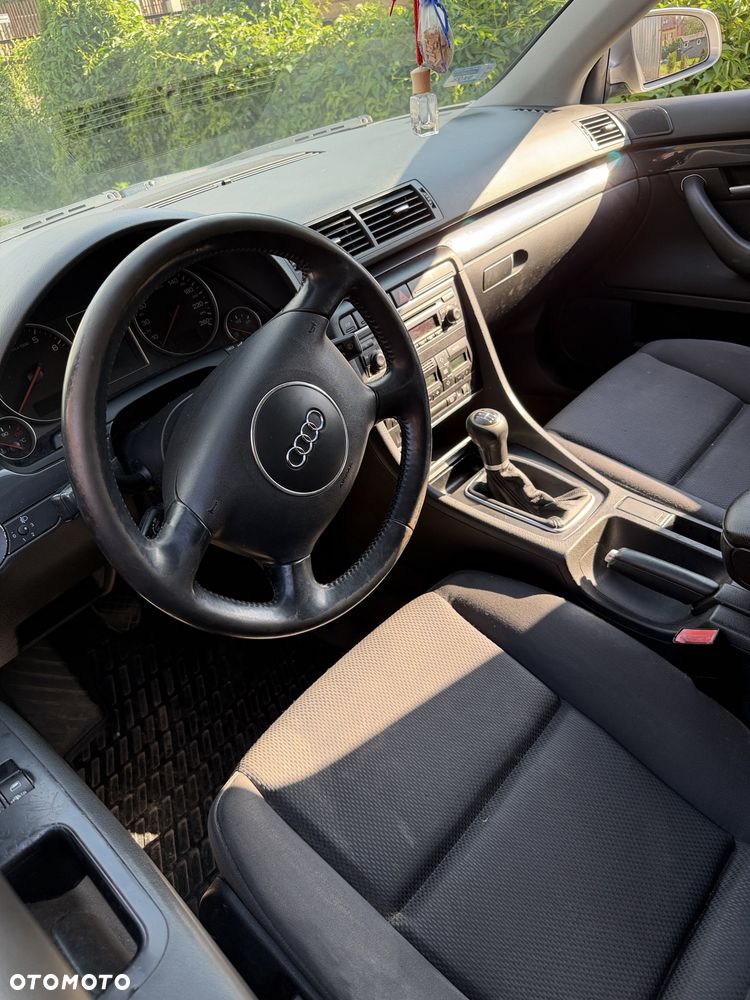 Audi A4 Limousine - 6