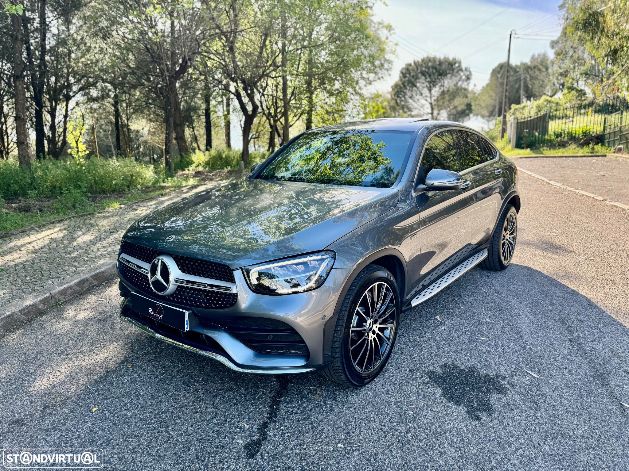 Mercedes-Benz GLC 300 Coupe de 4Matic 9G-TRONIC AMG Line Plus - 1