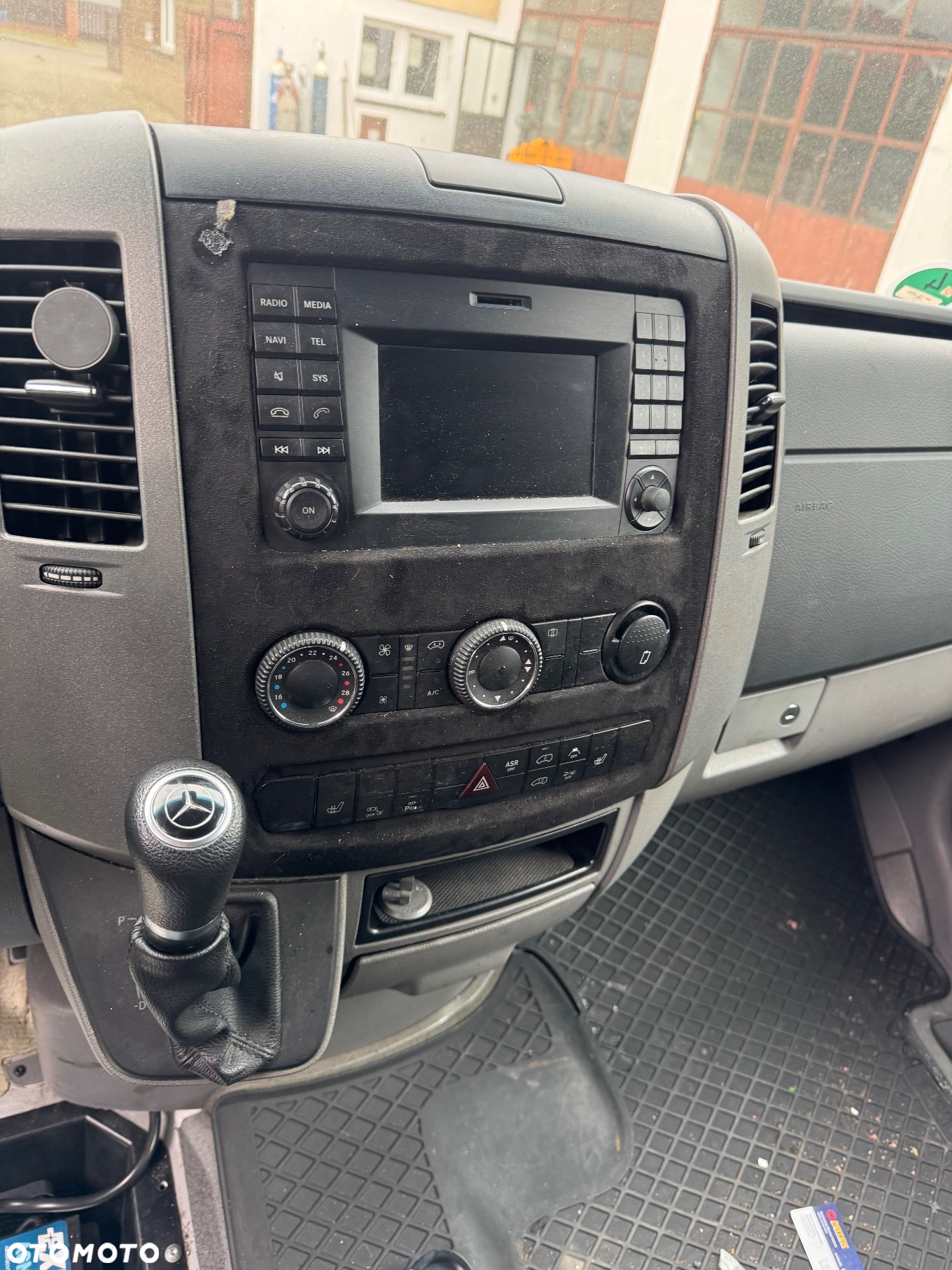 Mercedes-Benz Sprinter - 8