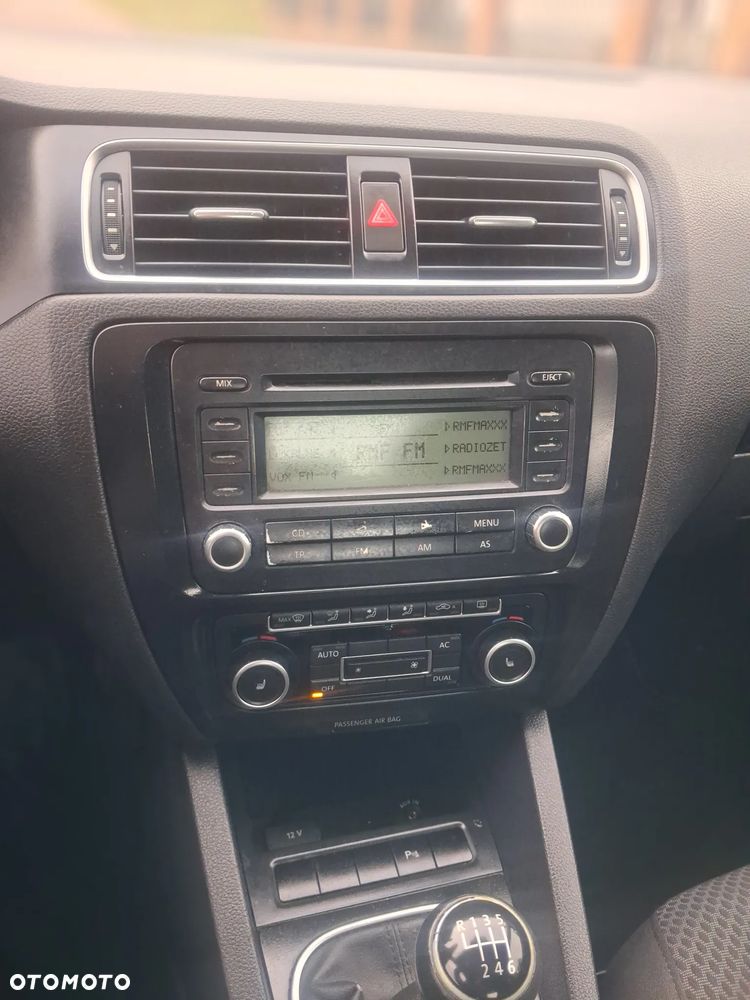 Volkswagen Jetta 1.2 TSI Life - 14