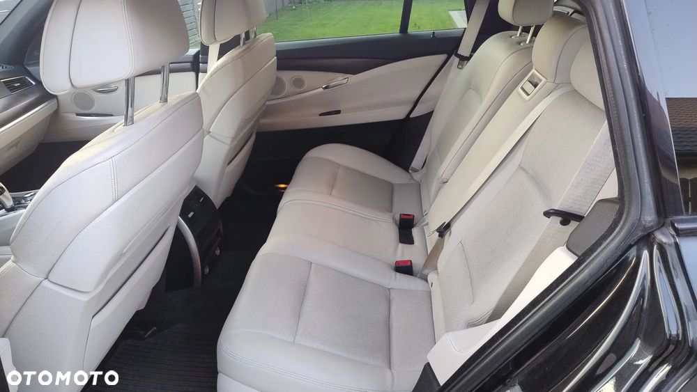 BMW Seria 5 530d xDrive - 17
