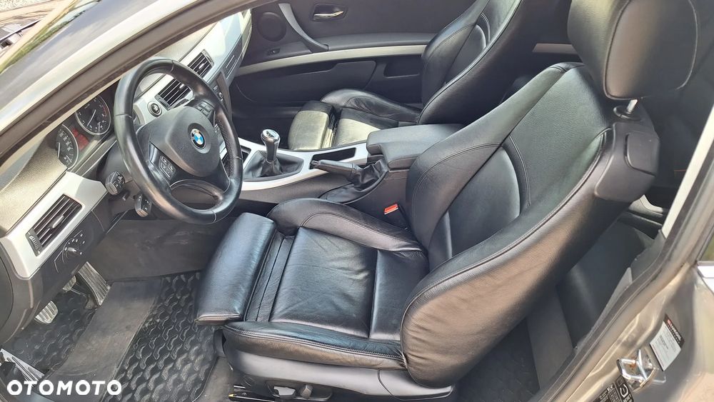 BMW Seria 3 325i - 5