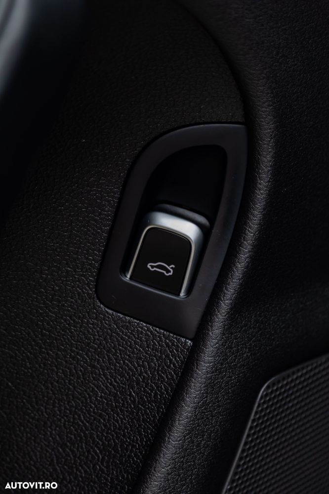 Audi A4 Limuzina 2.0 TDI Multitronic - 32