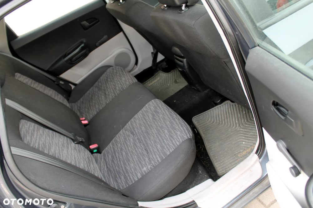 Kia Ceed 1.4 L - 14