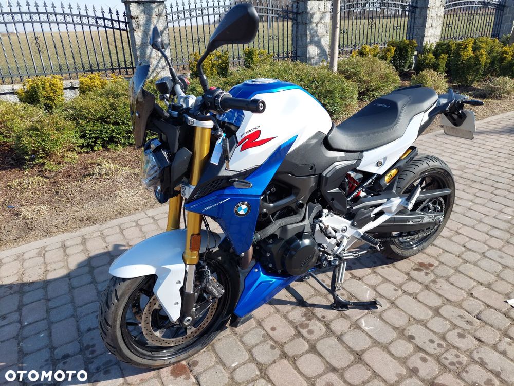 BMW F - 2