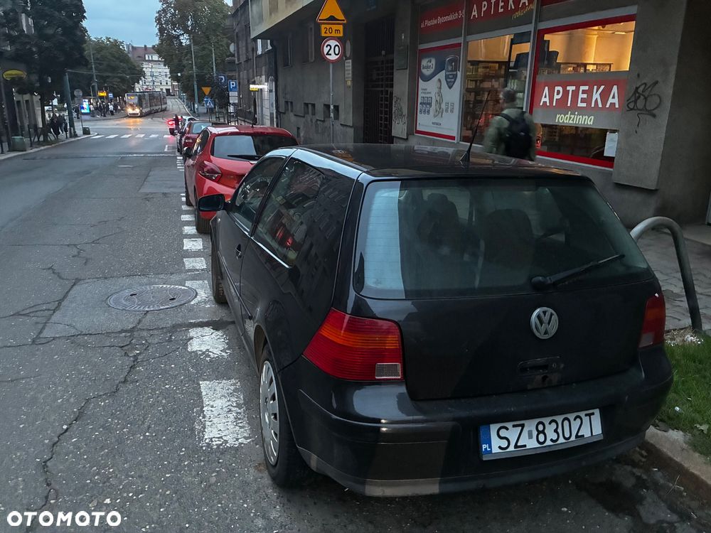 Volkswagen Golf 1.6 Basis - 4