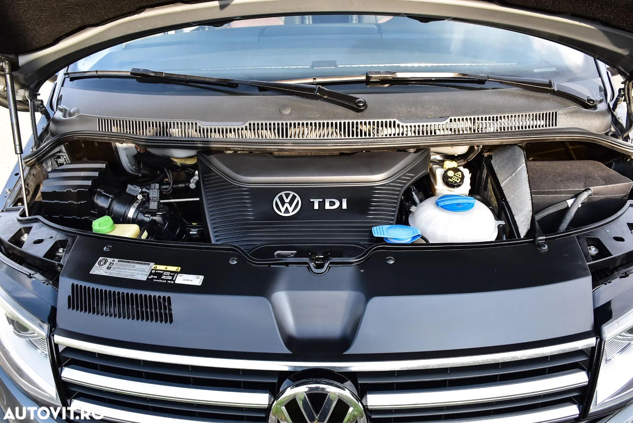 Volkswagen Multivan - 9