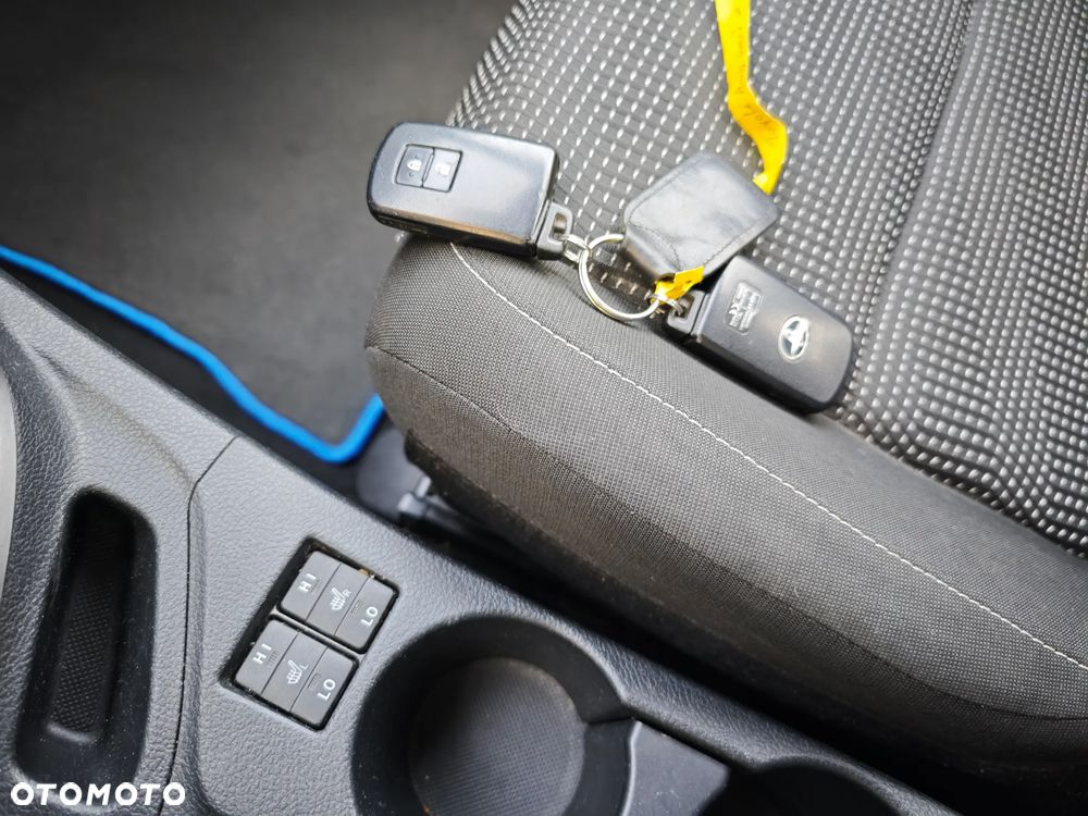 Toyota Auris 1.8 HSD Luna - 32