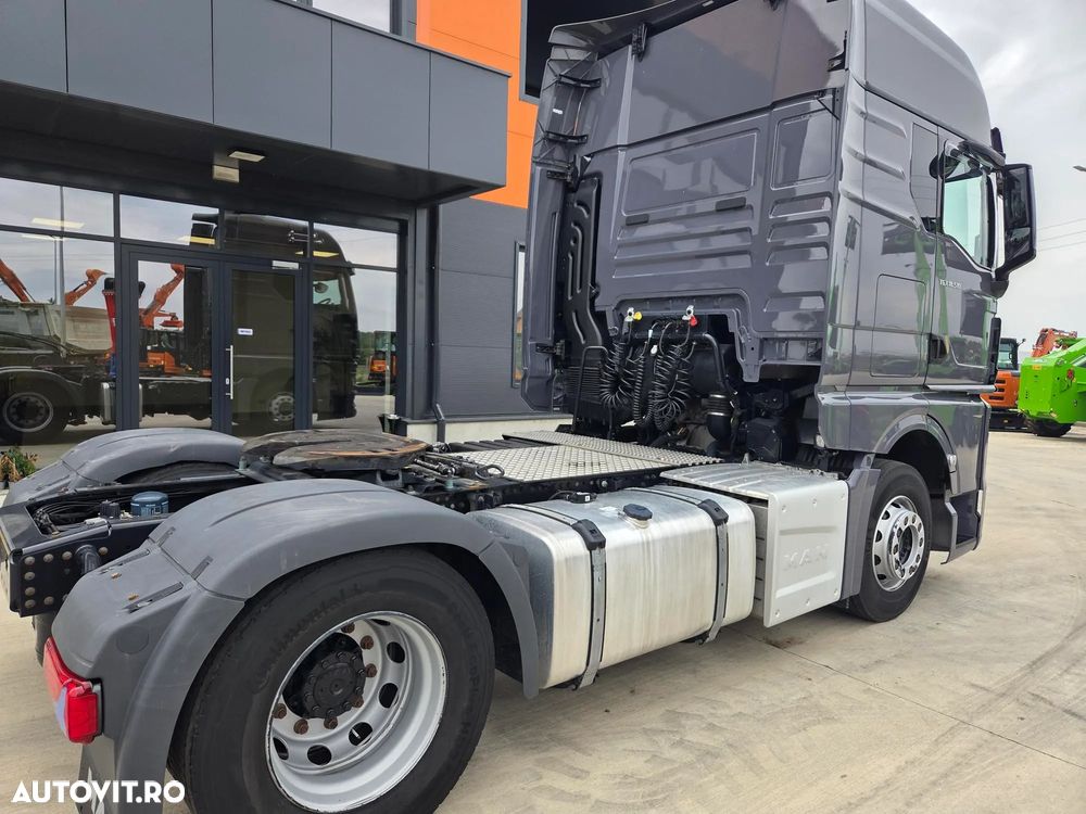 MAN TGX 18.510, 2023,126.353, AUTOMATA+RETARDER, 2 paturi, Cab inalta si lata cu SPOILERE, KIT BASCULARE, FRIGIDER, rulata in GERMANIA, Carte Identitate RAR, rezervor 600l aluminiu, volan piele, CA NOU, posibilitate leasing 4 ani-PROMOTIE 66.900 EUR+Tva - 7